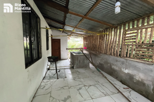 ASA-ECONOMICA-EN-BARRIO-LA-MERCED-PUYO-Rizzo-Propiedades-Vende