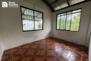 ASA-ECONOMICA-EN-BARRIO-LA-MERCED-PUYO-Rizzo-Propiedades-Vende