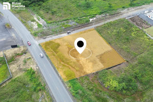 Terreno en venta via Puyo macas ideal para paradero 2600 mt (1)